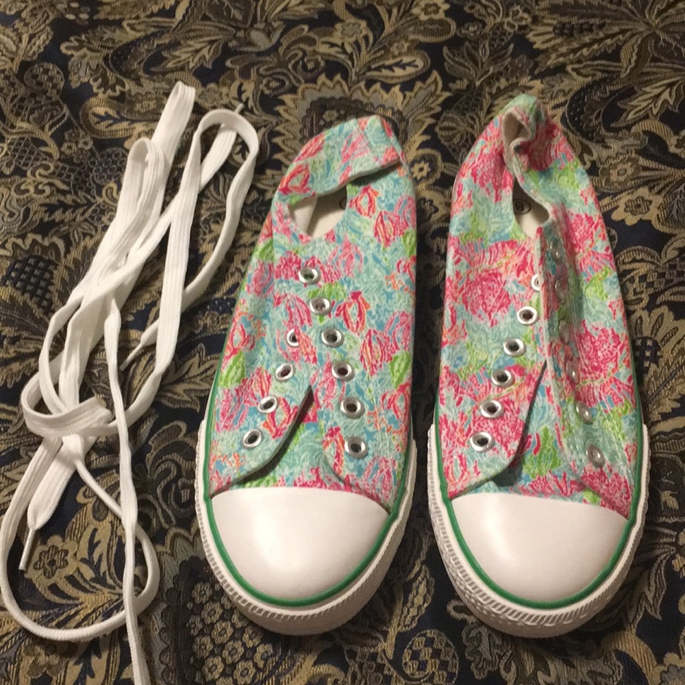 Size 8 Sneakers Brand New